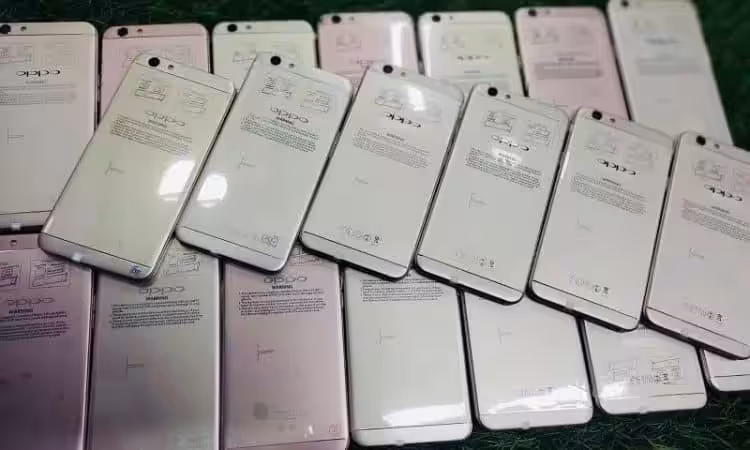 Oppo F1s 4GB 32GB dual sim just like new at low price