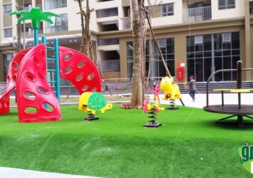childrens outdoor play equipment