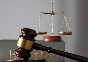 Commercial Litigation Lawyers Livingston