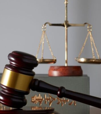 Commercial Litigation Lawyers Livingston